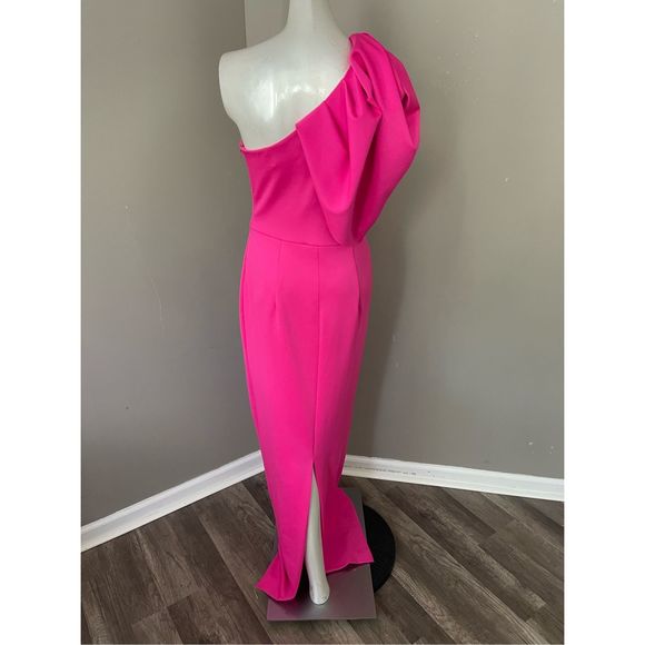 Black Halo Egan One-Shoulder Gown - Picture 10 of 14